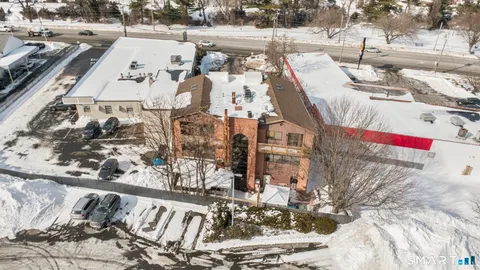 $3,000 | 937 Post Road, Unit 2B, Fairfield, CT 06824