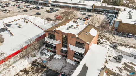 $3,000 | 937 Post Road, Unit 2B, Fairfield, CT 06824