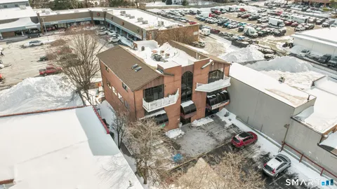 $3,000 | 937 Post Road, Unit 2B, Fairfield, CT 06824