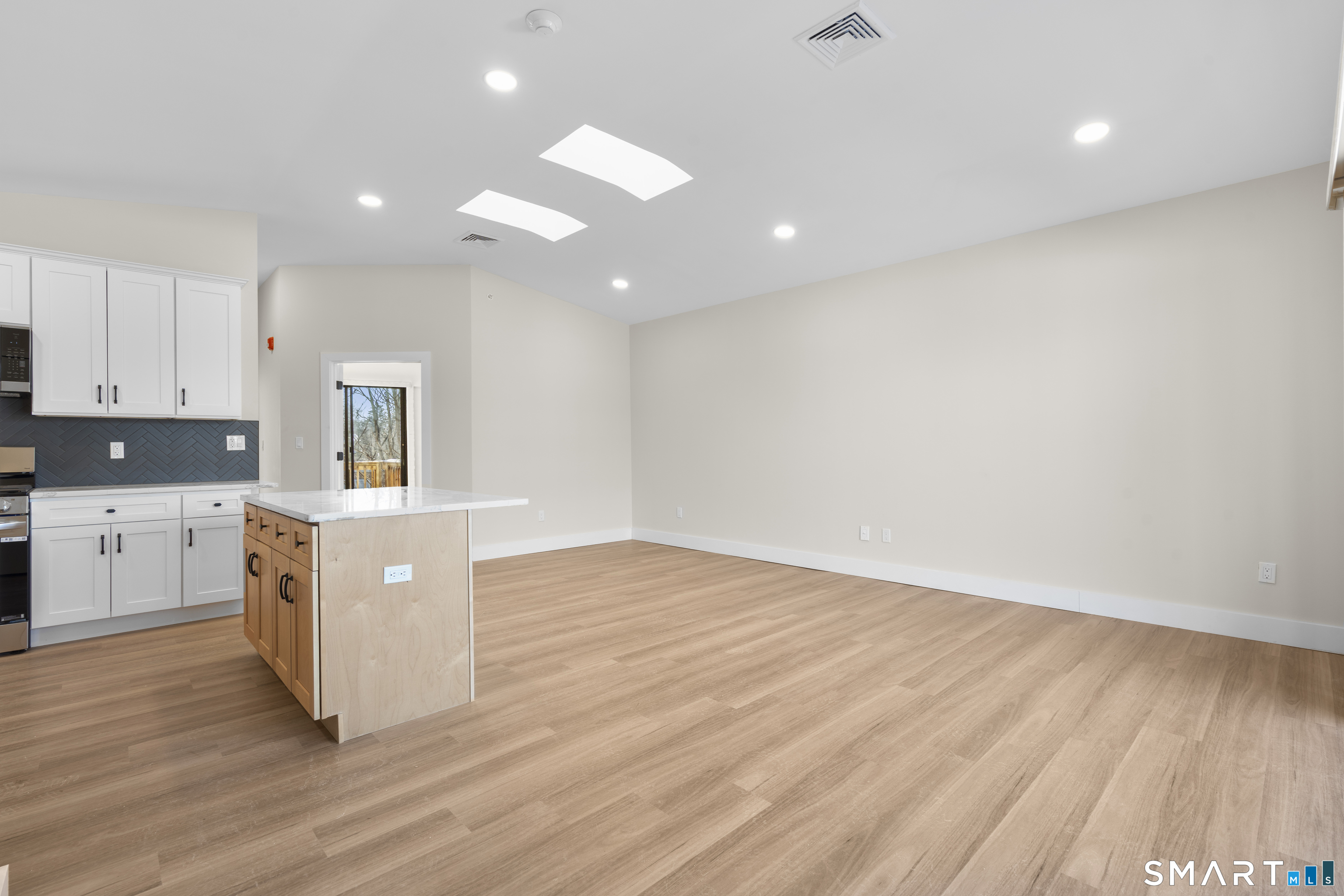 937 Post Road, Unit 2B Fairfield, CT 06824 - Photo 7 of 37