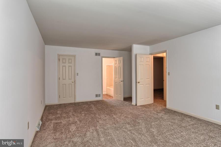 215 Kings Cross Circle Lititz, PA 17543 - Photo 17 of 34 Gallery Image 17
