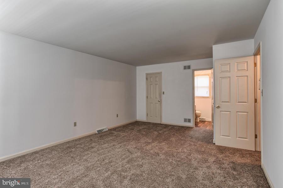 215 Kings Cross Circle Lititz, PA 17543 - Photo 18 of 34 Gallery Image 18