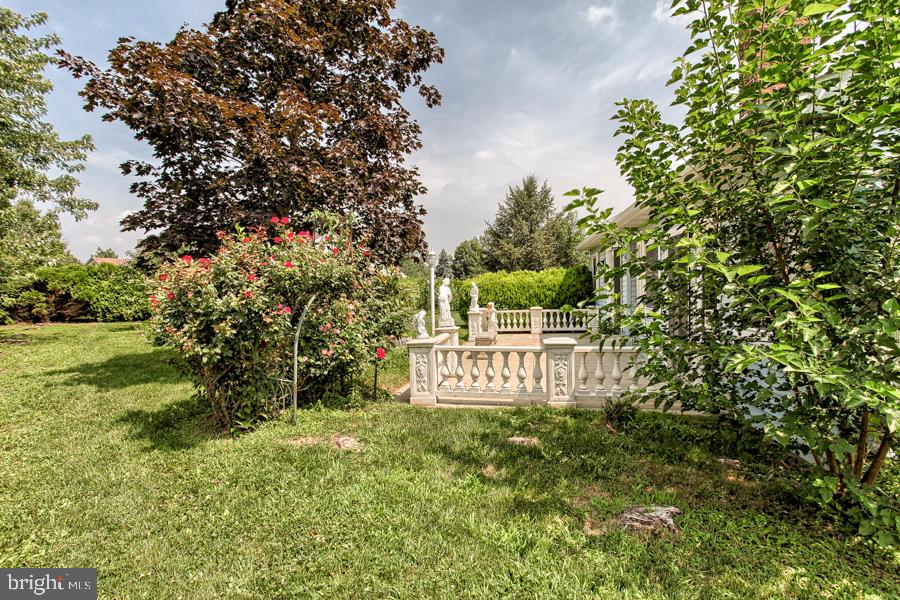 215 Kings Cross Circle Lititz, PA 17543 - Photo 30 of 34 Gallery Image 30