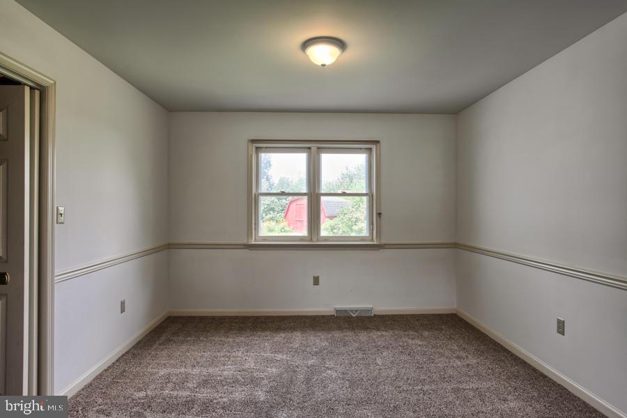 215 Kings Cross Circle Lititz, PA 17543 - Photo 8 of 34 Gallery Image 8