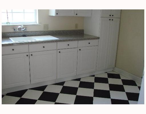 621 Everhart Road Corpus Christi, TX 78412 - Photo 3 of 7 a black and white checkered floor