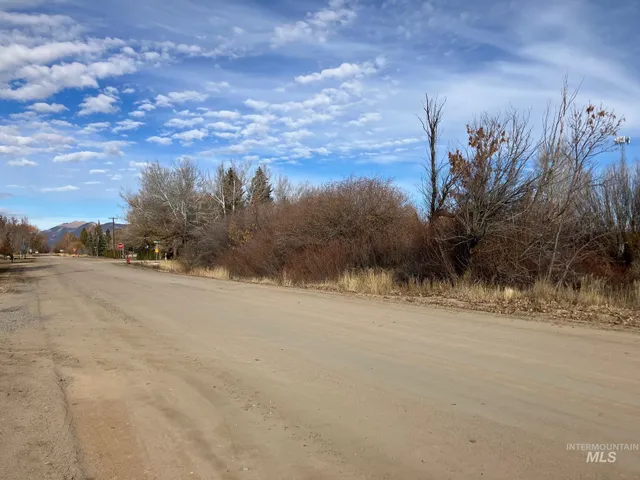 $44,900 | 232 Willow Avenue West, Fairfield, ID 83327