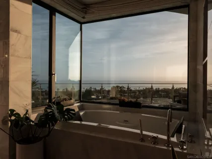 $30,000,000 | 5416 Candlelight Drive, La Jolla, CA 92037