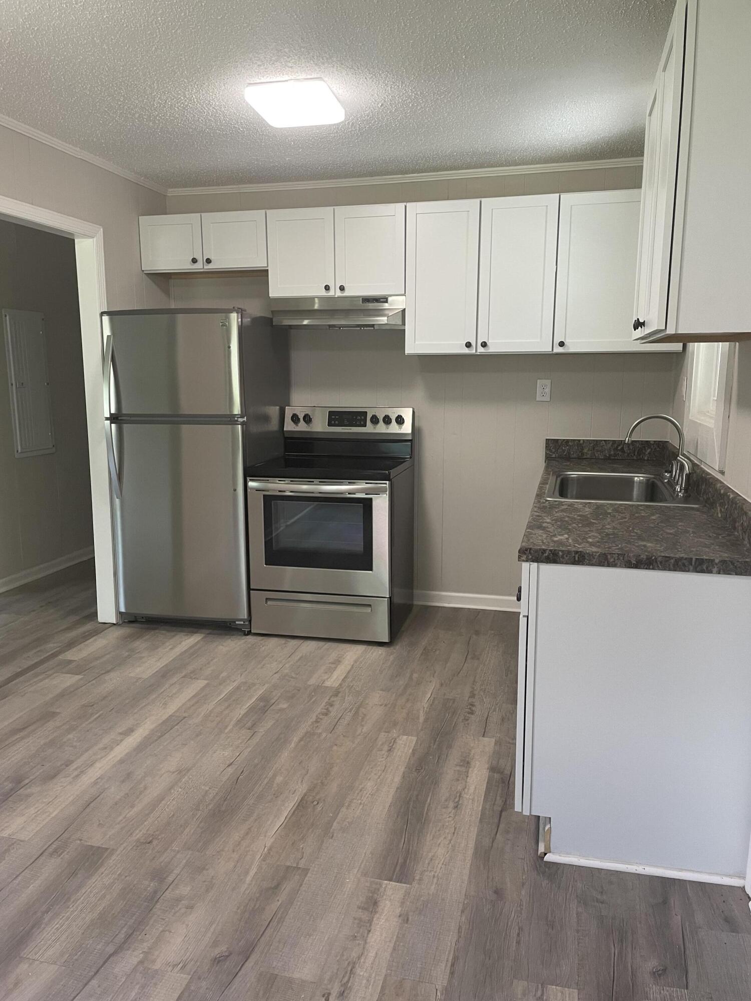 200 Grayson Street Walterboro, SC 29488 - Photo 8 of 21 200 Grayson