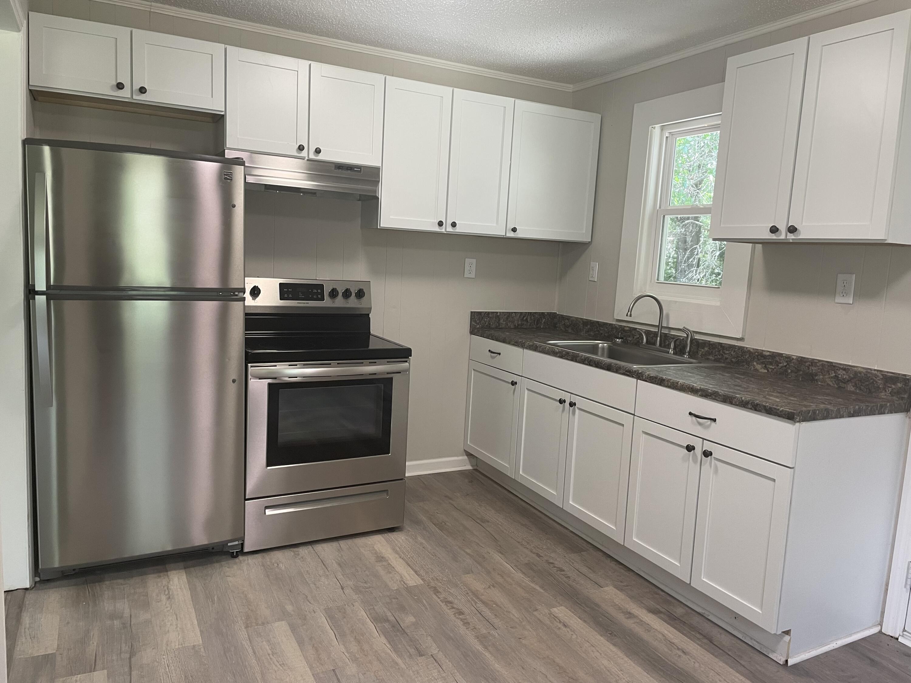 200 Grayson Street Walterboro, SC 29488 - Photo 9 of 21 200 Grayson