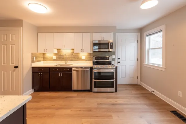 $2,450 | 19 Hoyle Street, Unit 1, Norwood, MA 02062