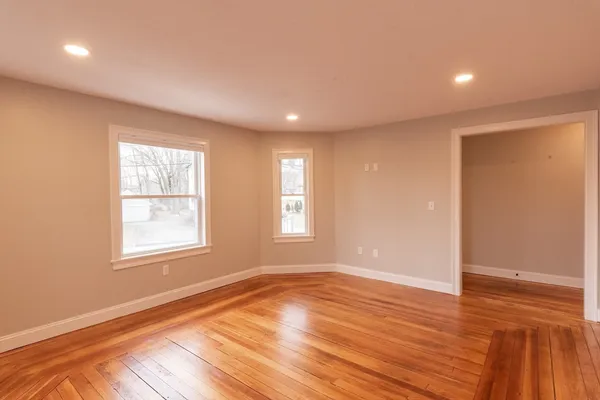 $2,450 | 19 Hoyle Street, Unit 1, Norwood, MA 02062