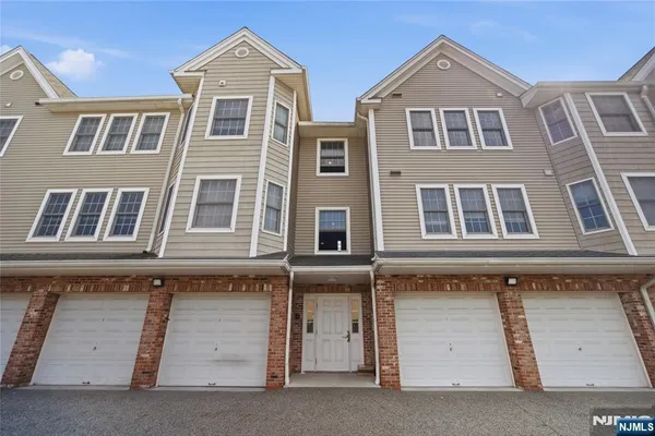 $620,000 | 270 Grand Avenue, Unit 4C, Palisades Park, NJ 07650