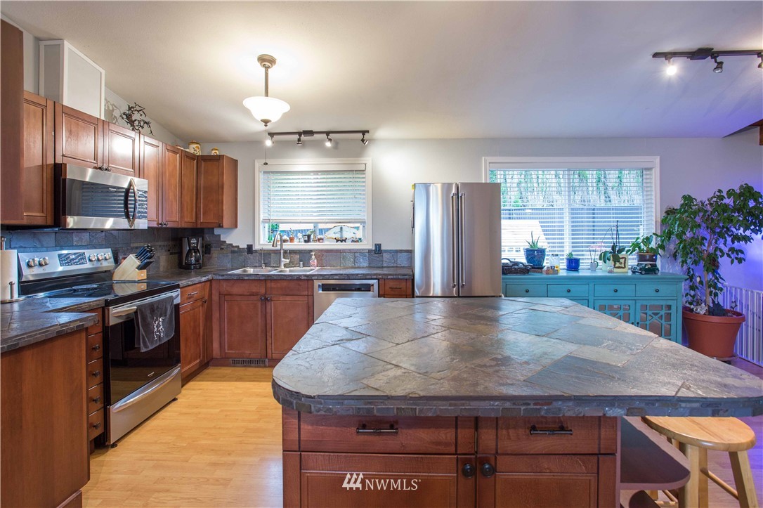 5979 Ridgeview Place Ferndale, WA 98248 - Photo 9 of 35 Gallery Image 9