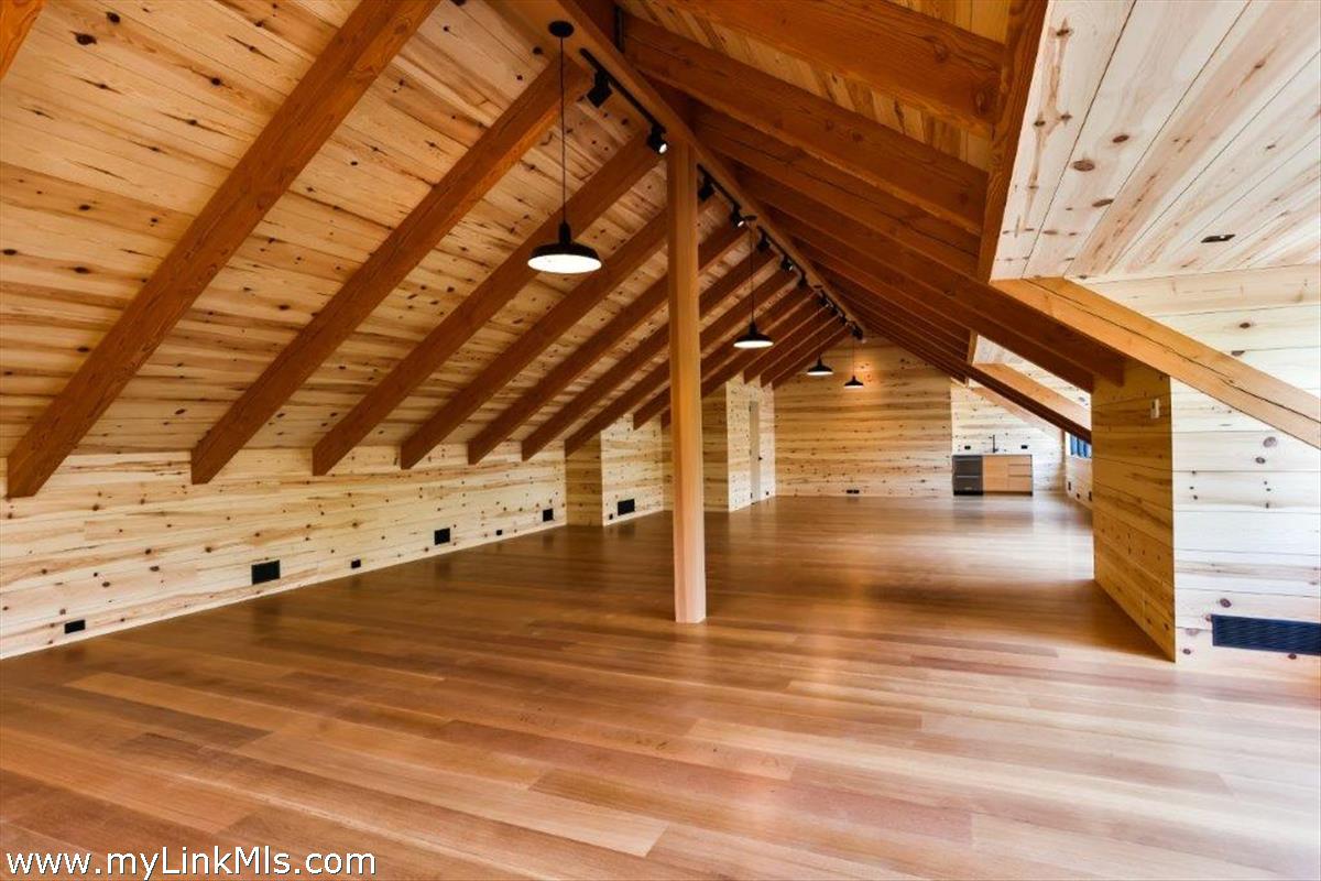 4 Jacob's Neck Road Edgartown, MA 02539 - Photo 16 of 20 a view of an empty room