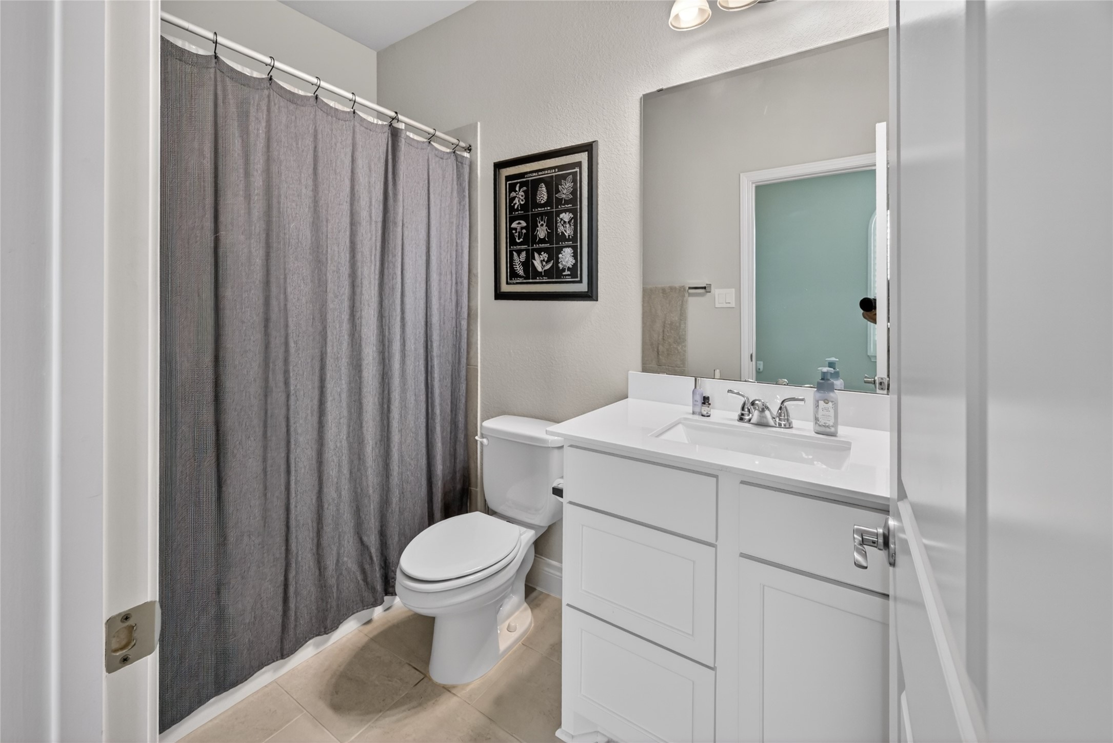 4307 Bluewood Court Manvel, TX 77578 - Photo 30 of 45 En-Suite for Bedroom #2