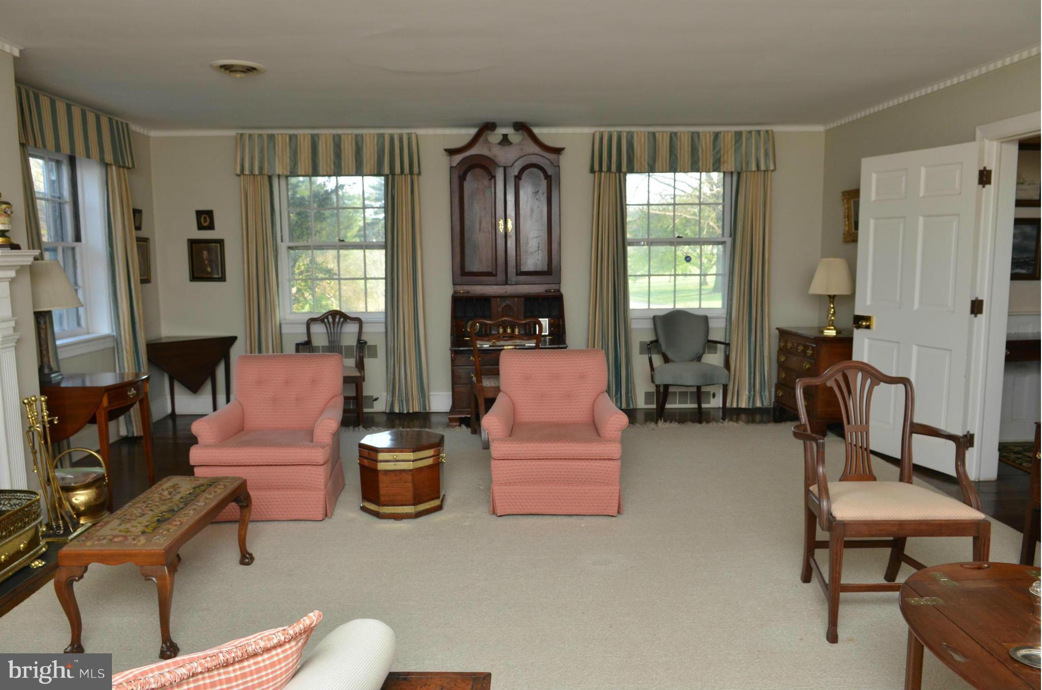 3321 Butler Road Glyndon, MD 21136 - Photo 14 of 28 Living Room