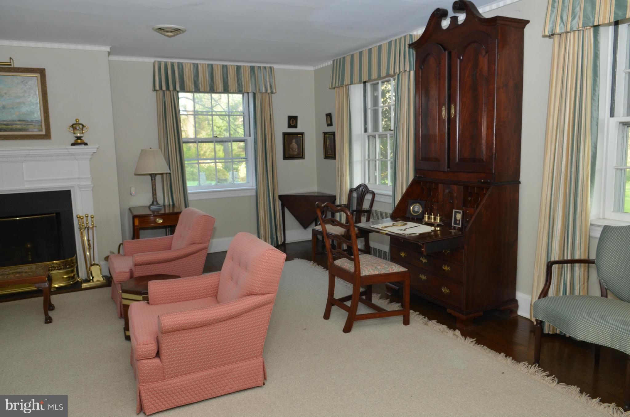 3321 Butler Road Glyndon, MD 21136 - Photo 15 of 28 Living Room