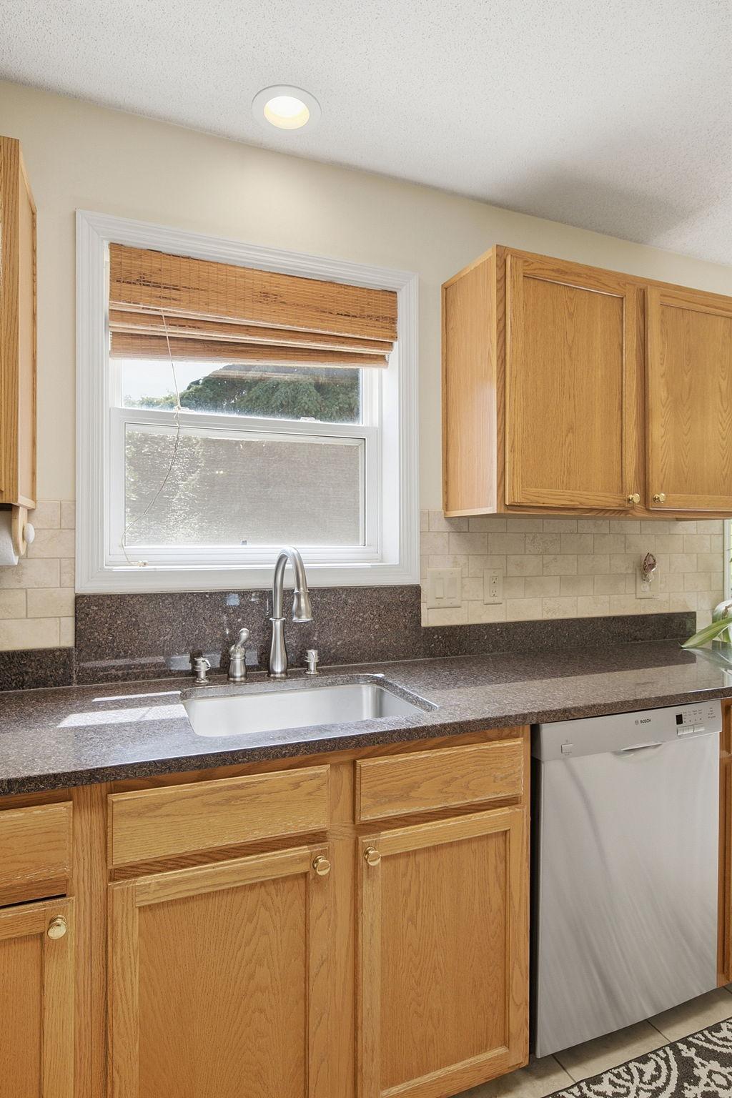 4918 Rusten Road Eagan, MN 55122 - Photo 9 of 58