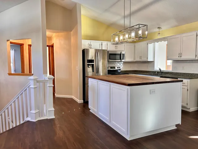 $465,000 | 6421 150th Street North, Hugo, MN 55038