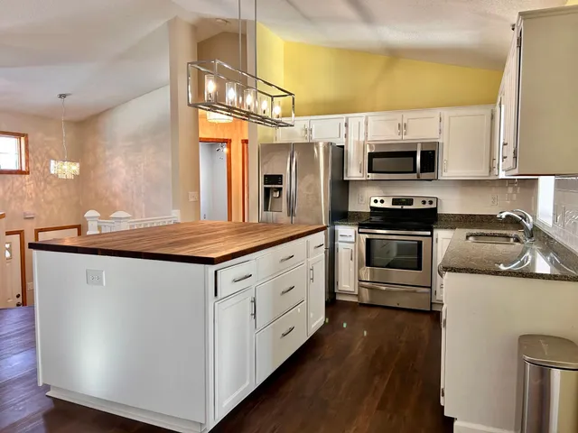 $465,000 | 6421 150th Street North, Hugo, MN 55038