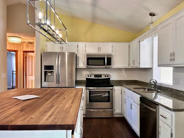 $465,000 | 6421 150th Street North, Hugo, MN 55038