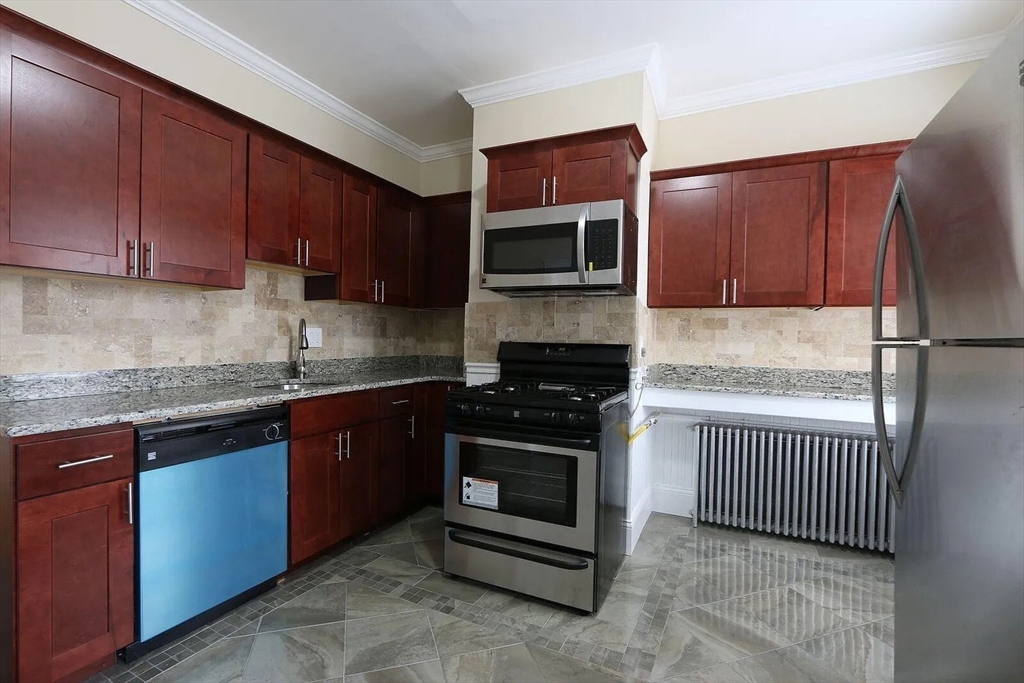 71 Walnut Park, Unit 2 Boston, MA 02119 - Photo 2 of 6