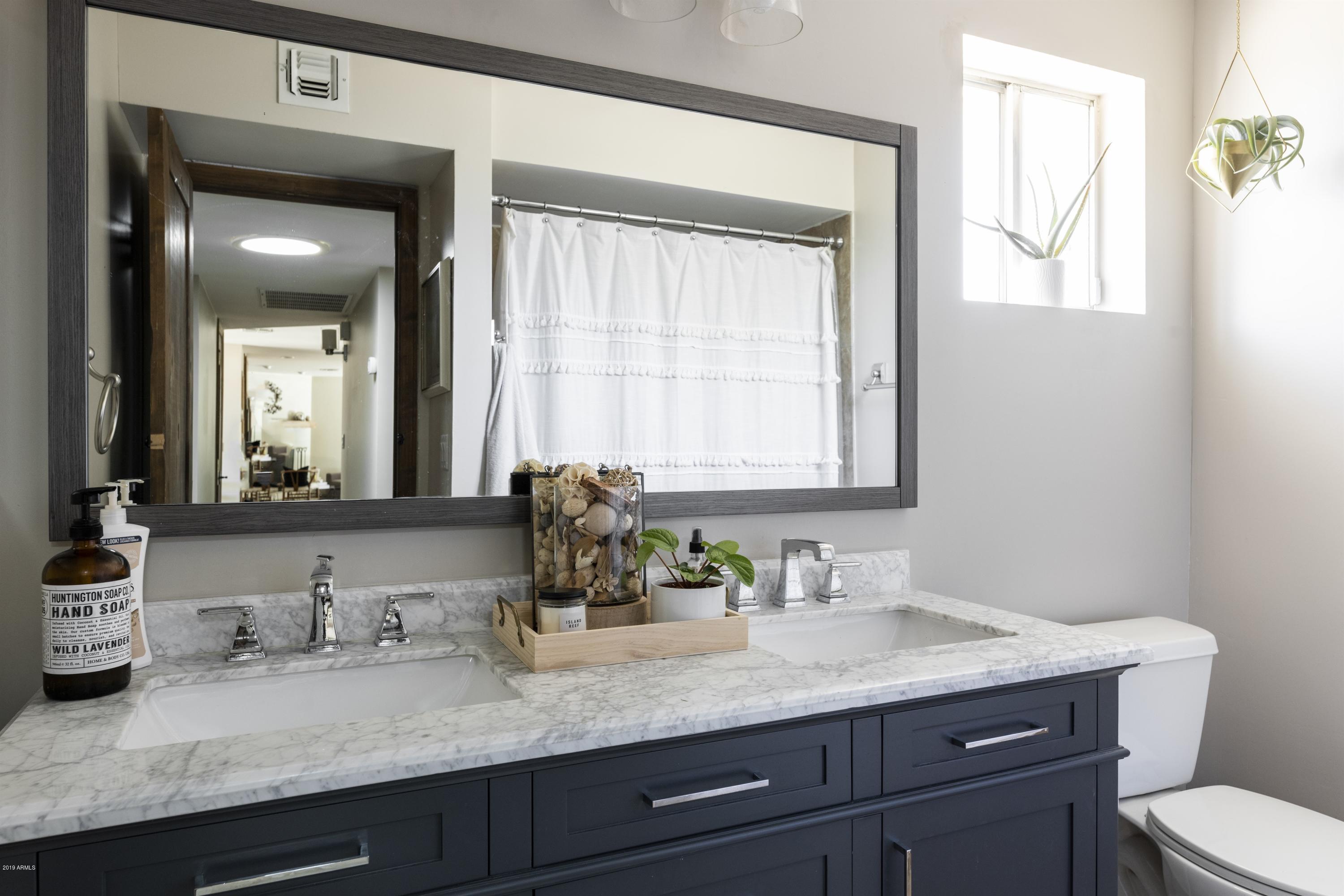 6013 East Spring Road Scottsdale, AZ 85254 - Photo 20 of 25 020_Hall Bath