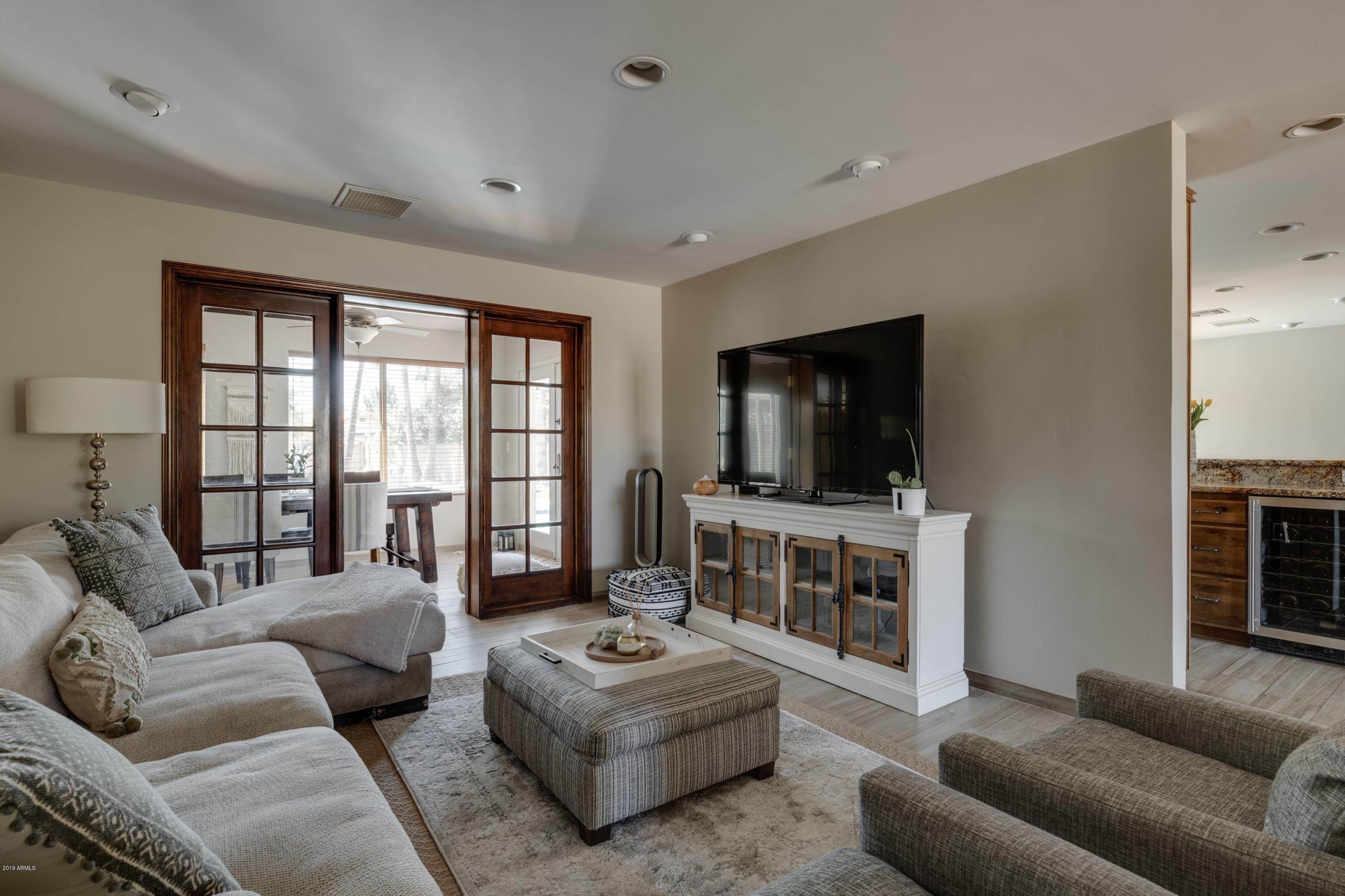 6013 East Spring Road Scottsdale, AZ 85254 - Photo 4 of 25 004_Family