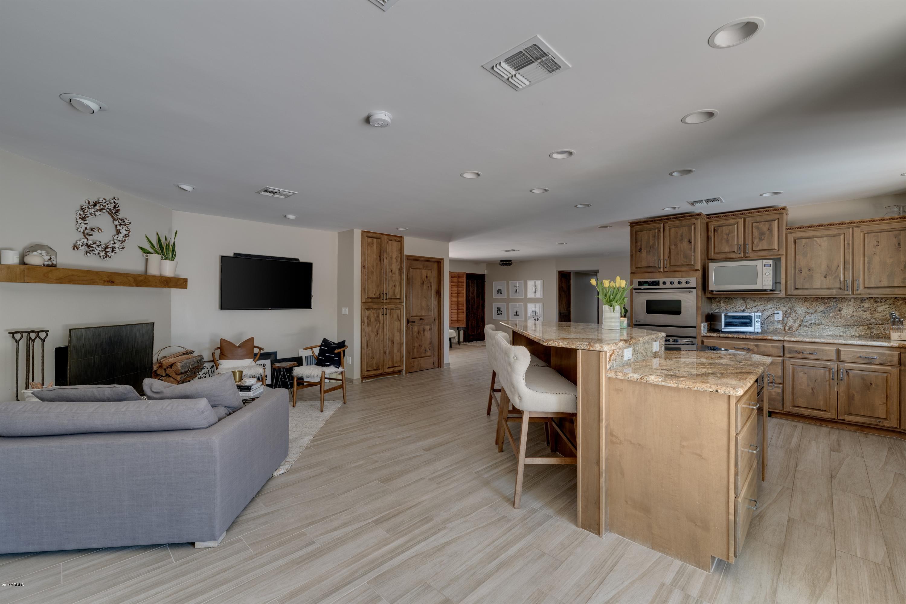 6013 East Spring Road Scottsdale, AZ 85254 - Photo 7 of 25 007_KitchenLiving