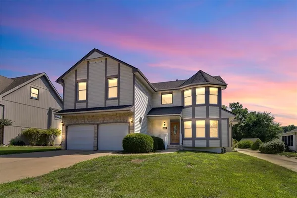 $300,000 | 2431 South Ponca Avenue, Independence, MO 64057
