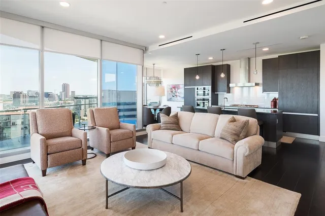 $9,000 | 3130 North Harwood Street, Unit 1804, Dallas, TX 75201