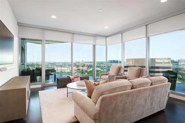 $9,000 | 3130 North Harwood Street, Unit 1804, Dallas, TX 75201