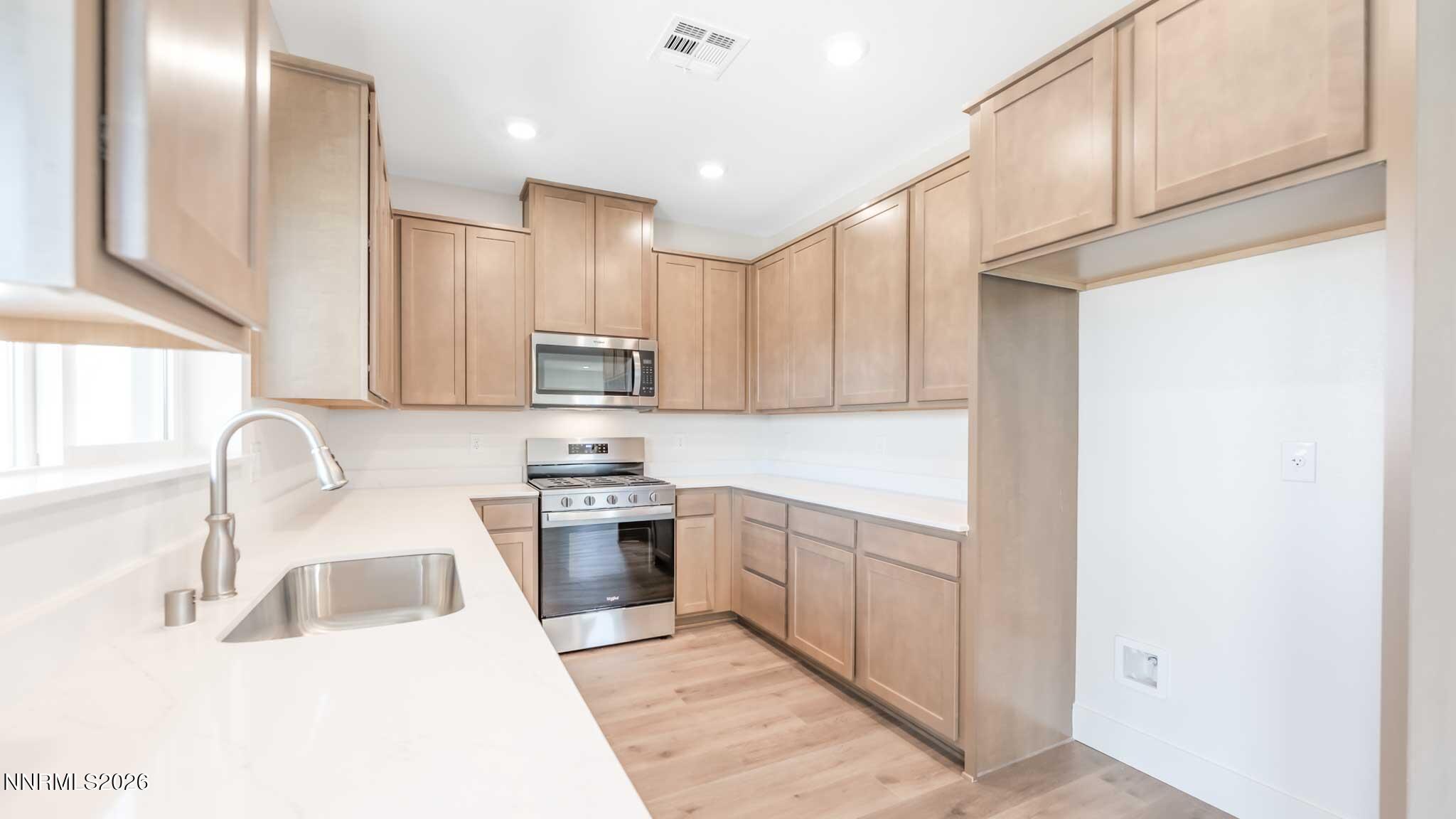 3609 George Sullivan Parkway Reno, NV 89512 - Photo 9 of 28 Kitchen