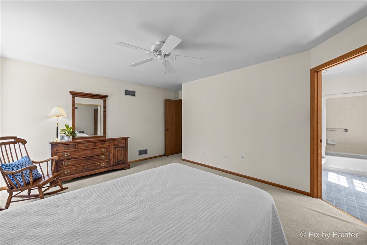 802 Burning Trail Carol Stream, IL 60188 - Photo 14 of 29