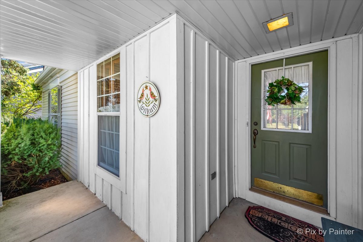 802 Burning Trail Carol Stream, IL 60188 - Photo 2 of 29