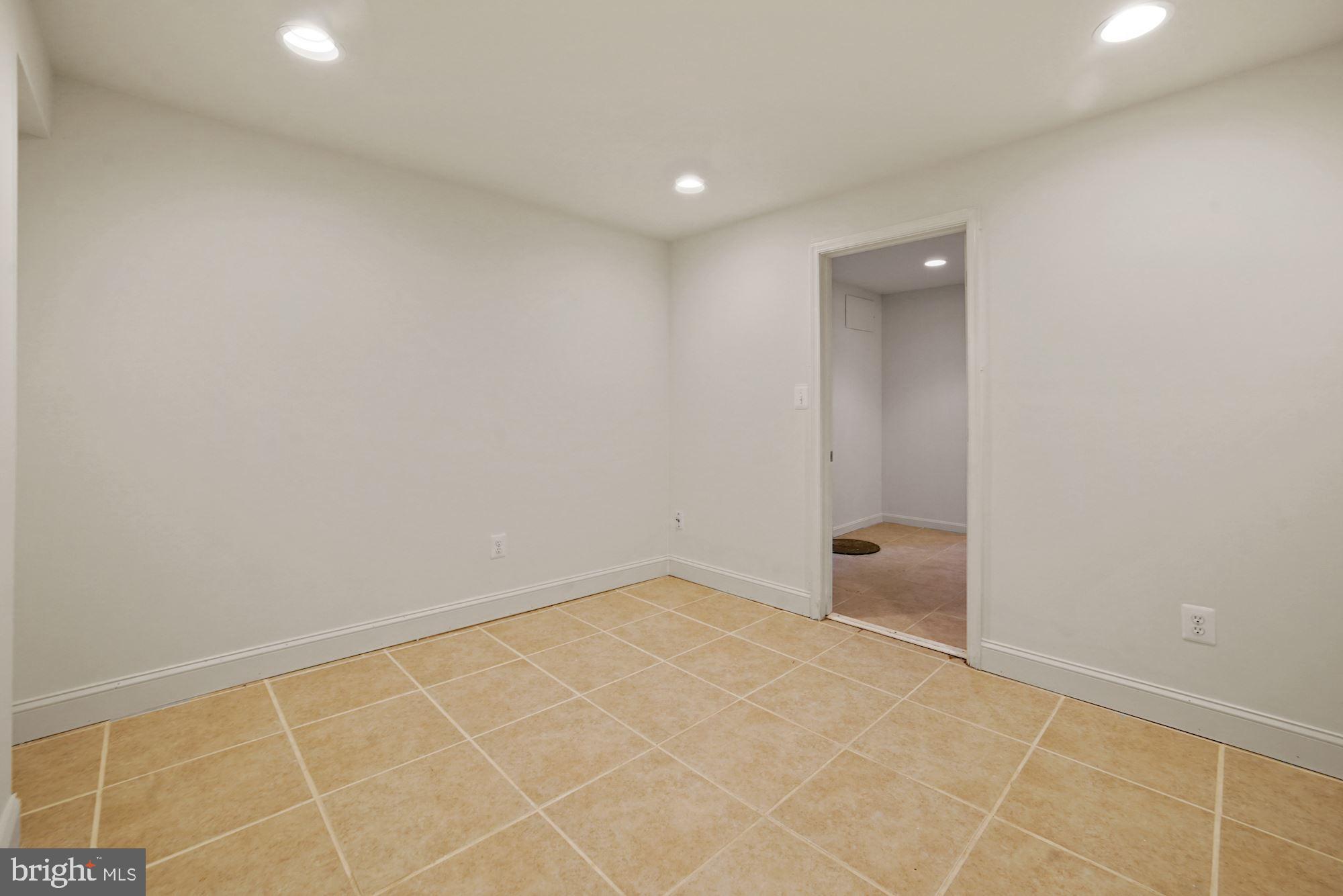 24905 Ridge Road Damascus, MD 20872 - Photo 22 of 27 Gallery Image 22