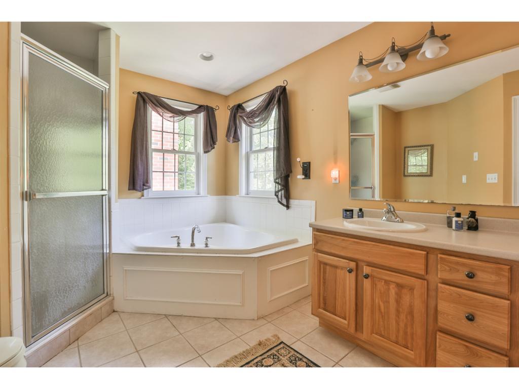 3 O'Neil Way Amherst, NH 03031 - Photo 21 of 35