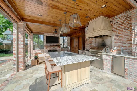 $1,000,000 | 15236 Campanile Court, Baton Rouge, LA 70810
