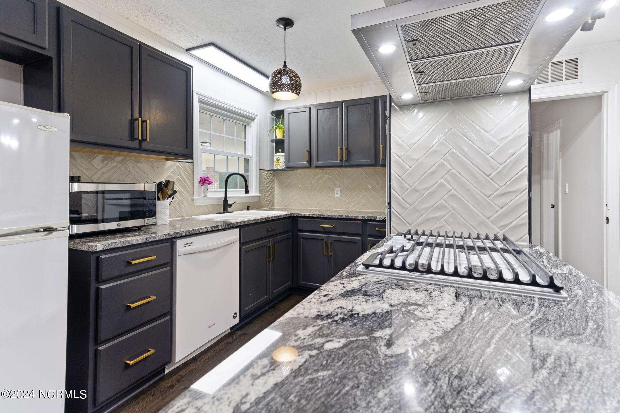 203 Cromartie Road Elizabethtown, NC 28337 - Photo 13 of 41 Gas Stovetop