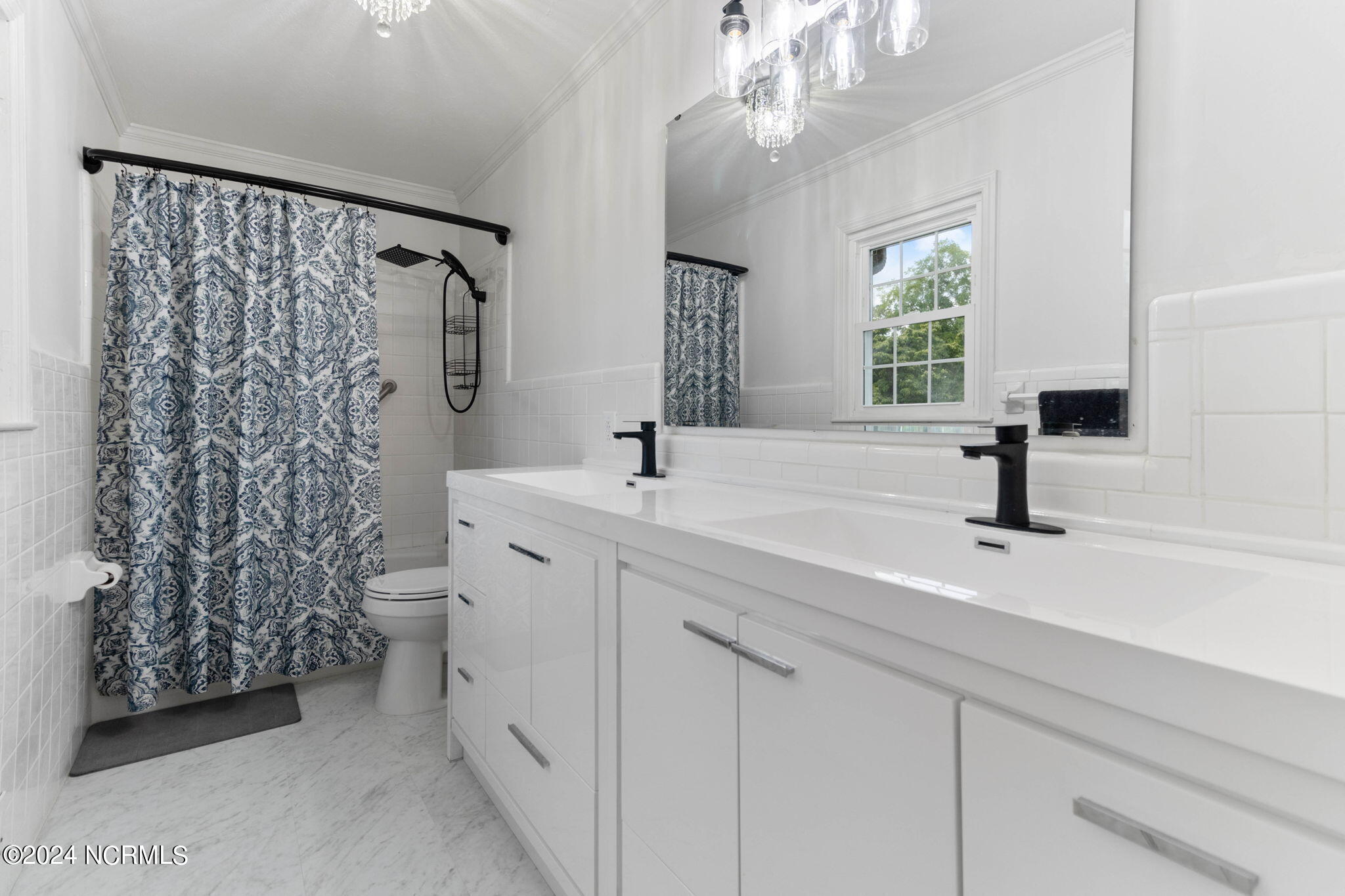 203 Cromartie Road Elizabethtown, NC 28337 - Photo 17 of 41 Primary Bathroom 1