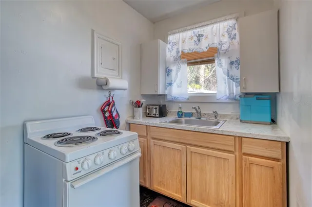 $420,000 | 8 East Magnolia Avenue, Port Orange, FL 32127