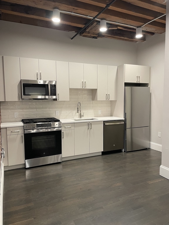 281 Franklin Street, Unit 402 Boston, MA 02110 - Photo 4 of 24