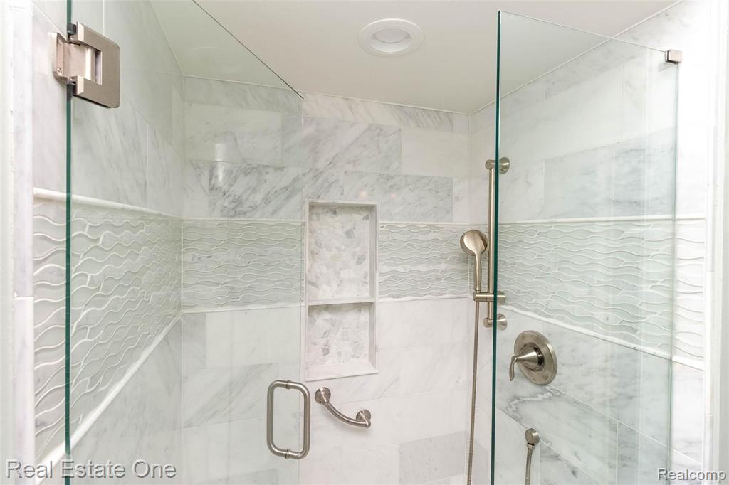 1255 Seville Road Rochester Hills, MI 48309 - Photo 23 of 58