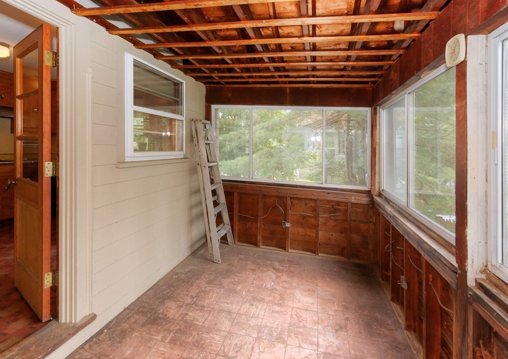 59 Albemarle Road Waltham, MA 02452 - Photo 6 of 12 Gallery Image 6