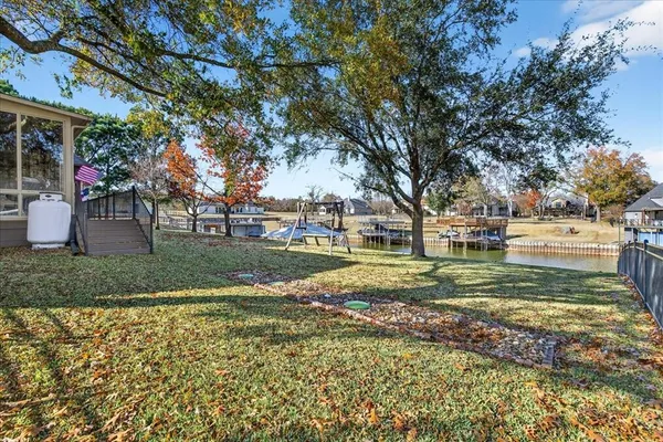 a view of a yard in front of a house