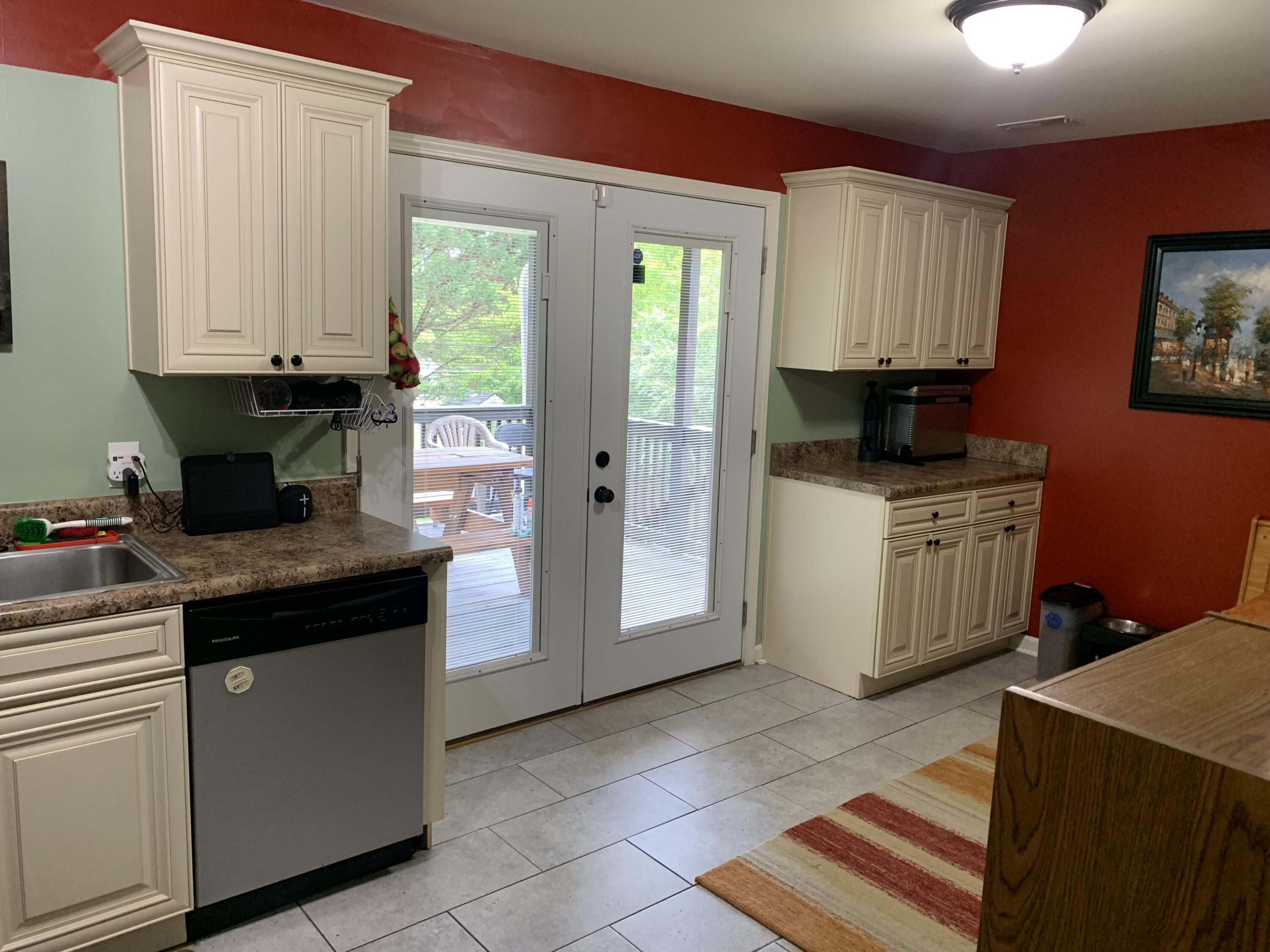 7018 South Dent Road Hixson, TN 37343 - Photo 11 of 28 IMG_1283