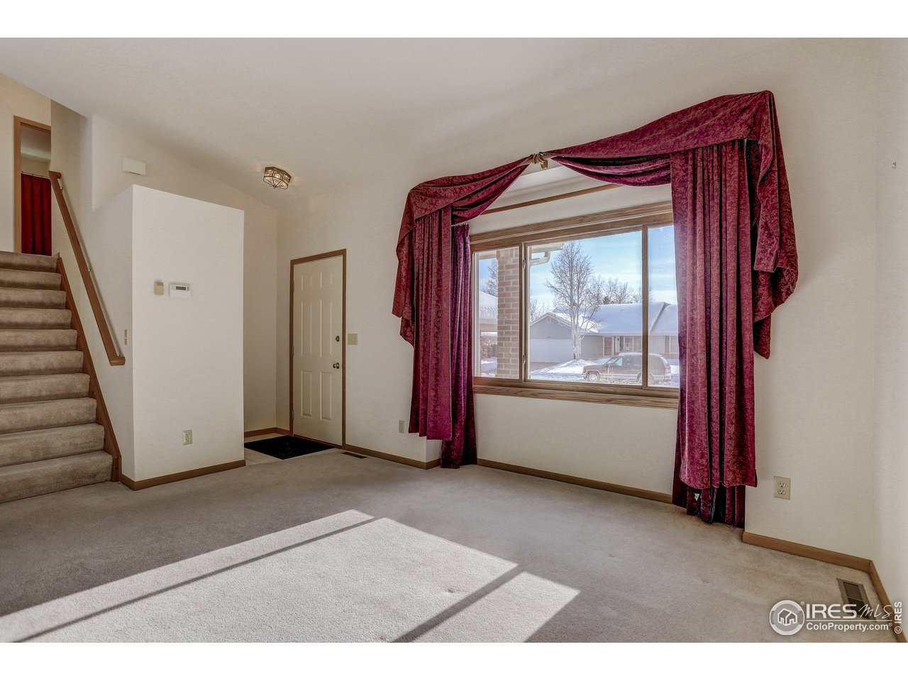 2624 Bison Road Fort Collins, CO 80525 - Photo 5 of 29 Living Room