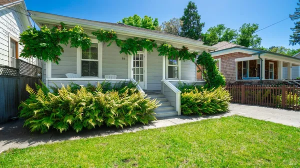 $1,400,000 | 27 Latham Street, San Rafael, CA 94901