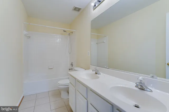 $2,695 | 16742 Sweeney Lane, Woodbridge, VA 22191