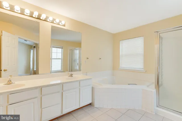 $2,695 | 16742 Sweeney Lane, Woodbridge, VA 22191